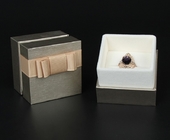 Partes movibles de la espuma de la caja de Flip Top Ivory Jewelry Gift sin plomo para Ring Pendant