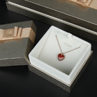 Partes movibles de la espuma de la caja de Flip Top Ivory Jewelry Gift sin plomo para Ring Pendant